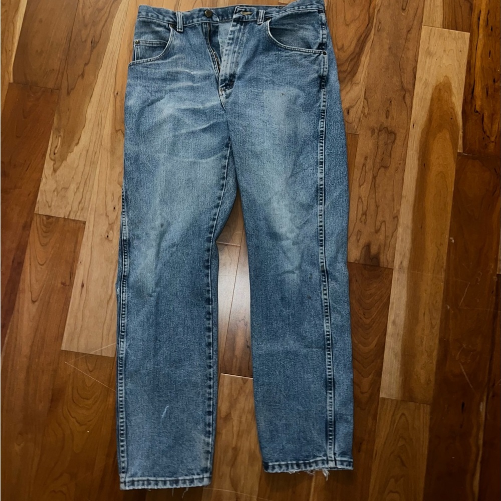 Lightwash Distressed Wranglers
